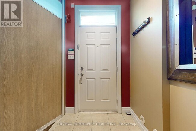 Photo - 3030 Lake Shore Blvd W