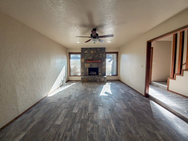 Photo - 3 bedroom 2 bath home in Shawnee