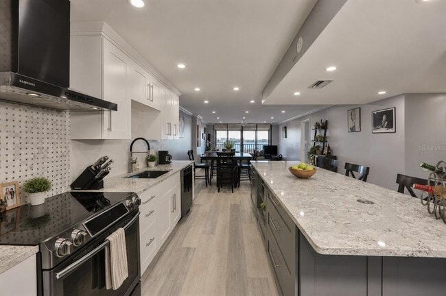 Photo - 7037 Sunset Dr S Unidad 606