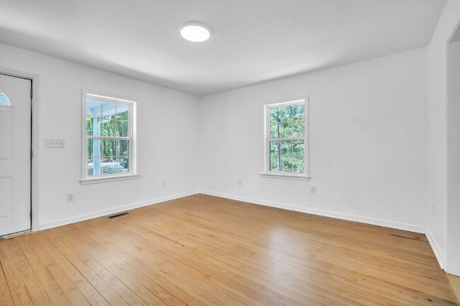 Photo - Charming 3-Bedroom Home in Serene Setting ...