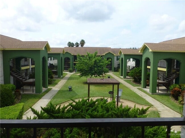 Building Photo - 2501 Hibiscus Ave