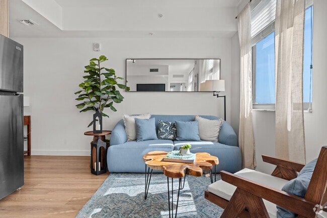 1 BR, 1 BA - 720SF -