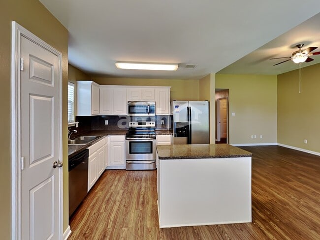 Photo - 3926 Cloudbluff Ln