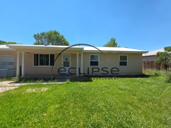 Building Photo - 721 Lee Dr