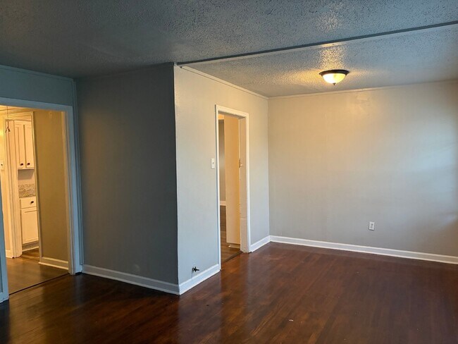 Photo - 5818 Glenhurst Dr