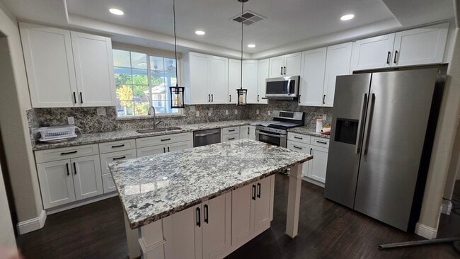 Building Photo - 26854 Madison St