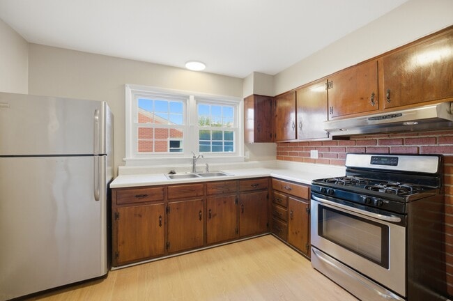 Photo - 1210 Pansy St