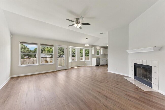 Photo - 906 Jasmine Trail