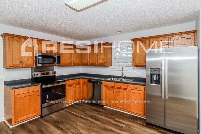 Photo - 239 Periwinkle St