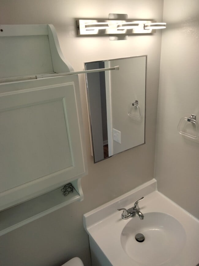 Photo - 1035 N 40th St