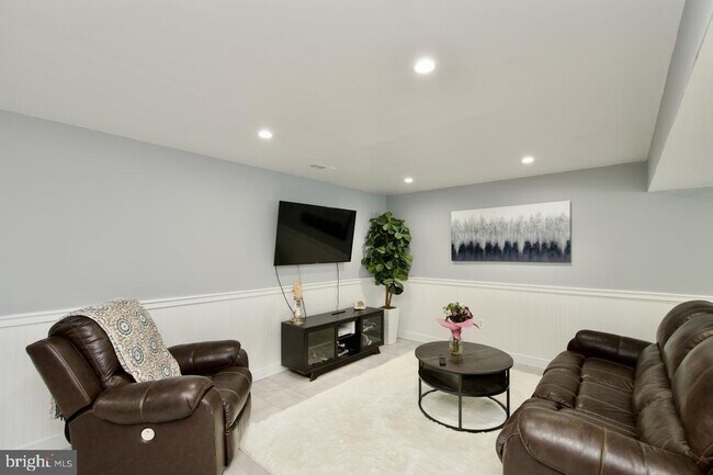 Photo - 5576 Neddleton Ave