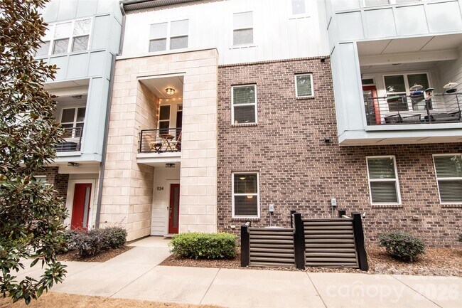 Photo - 1134 E 36th St