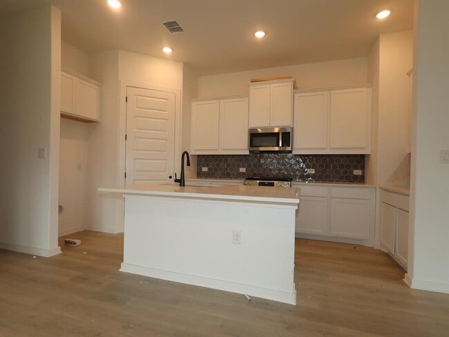 Photo - 13211 Keefer Dr