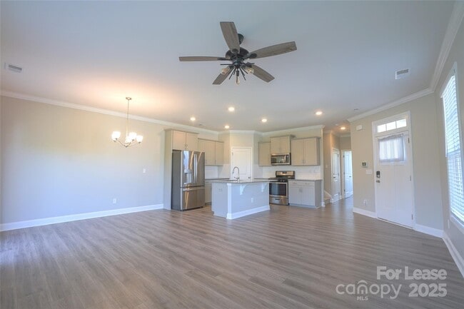 Photo - 596 Altamonte Dr