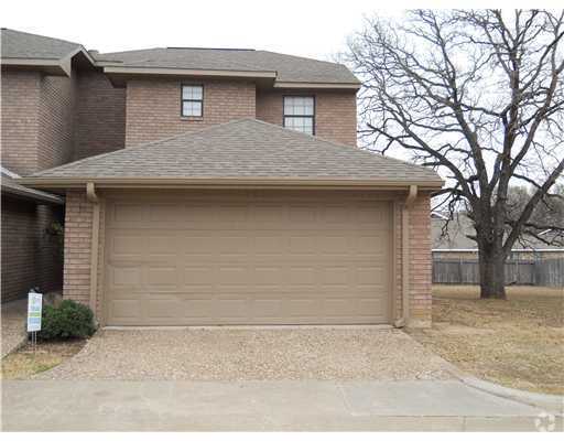 Building Photo - THIS BEAUTIFUL 3/2.5 HOME AWAITS YOU!