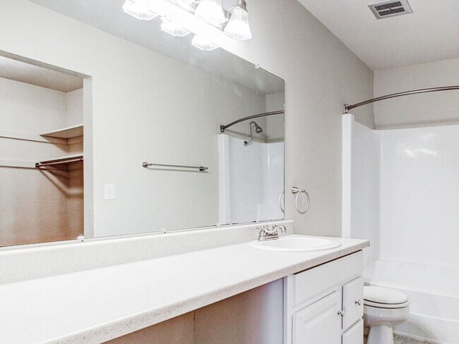 Baño moderno - Hidden Cove