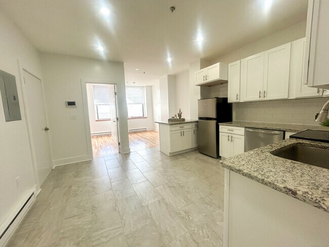 Photo - 207 Bank St Unit 201