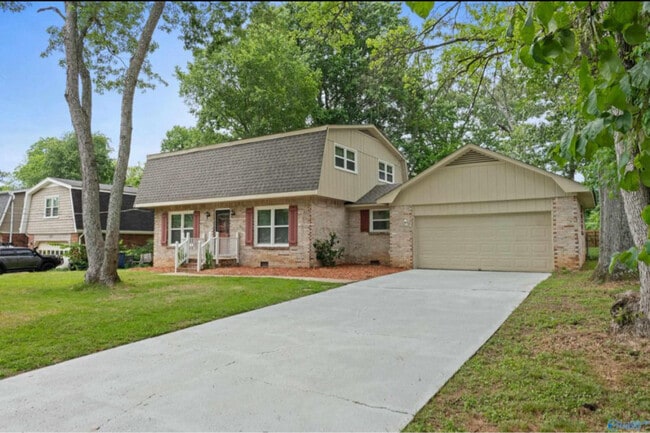 Building Photo - 2519 Excalibur Dr SE Rental