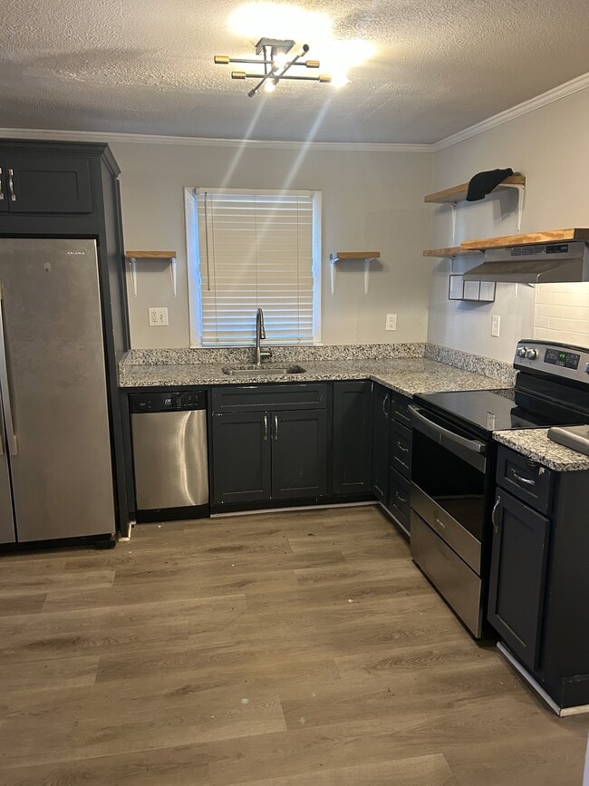 Photo - 3914 Bearwood Ave