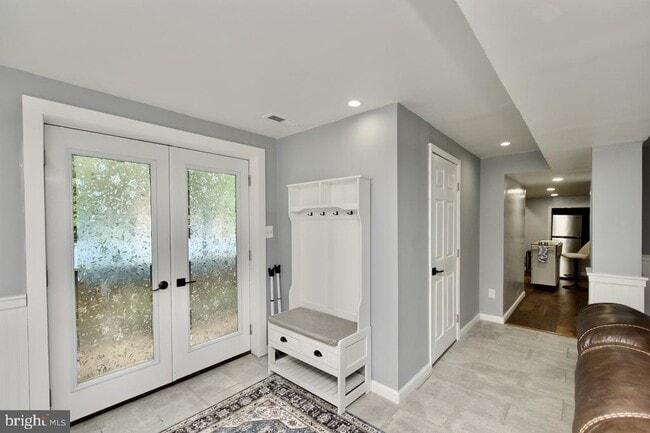 Photo - 5576 Neddleton Ave