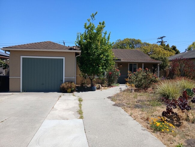 Photo - Charming 3-bedroom Home on Upper Westside -Large Yard and Covered Patio