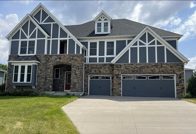 Photo - 16499 Beverly Dr