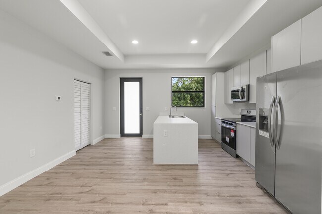 Photo - 3302 56th St W