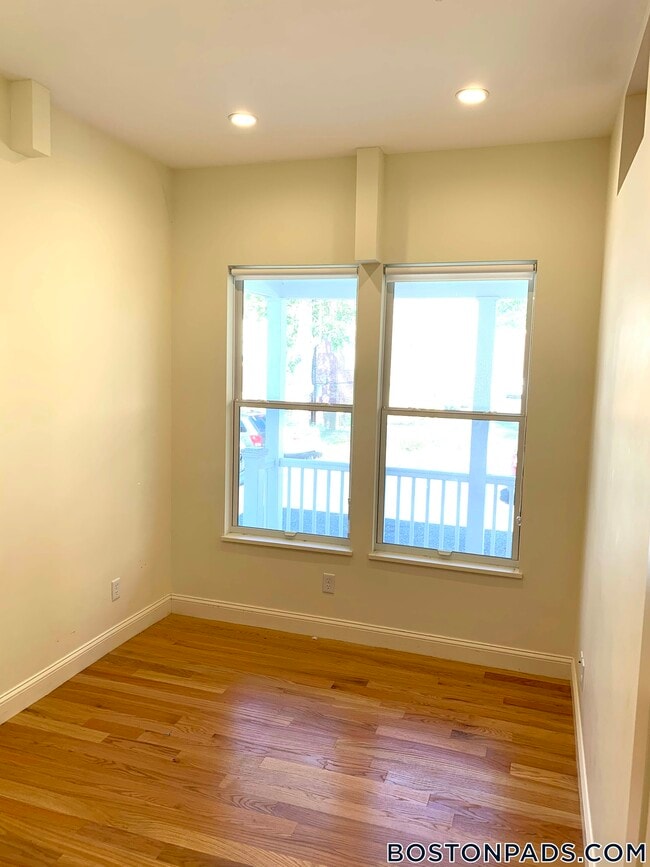 Photo - 379 Harvard St Unit 1