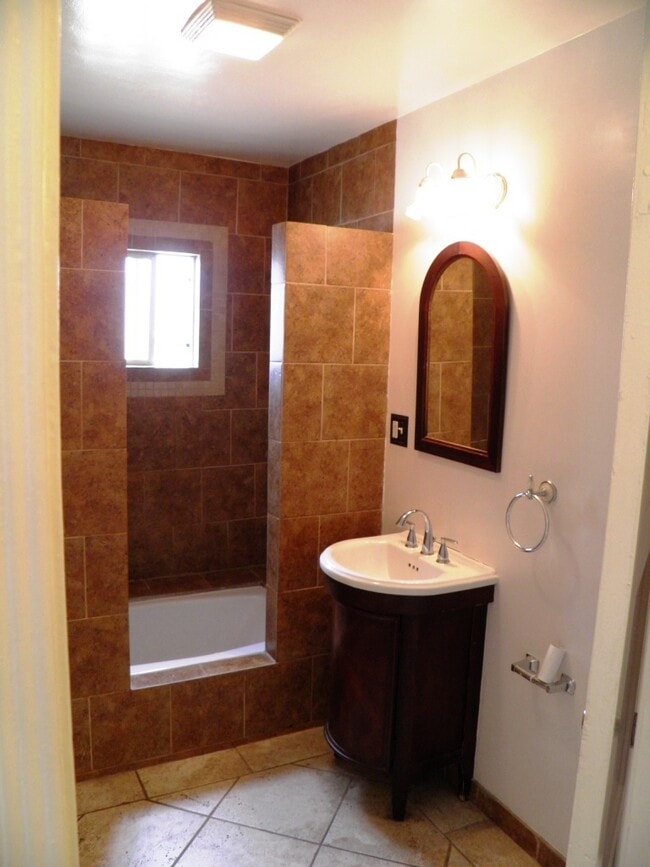 Photo - 1269 S Ridgeley Dr Unidad #3