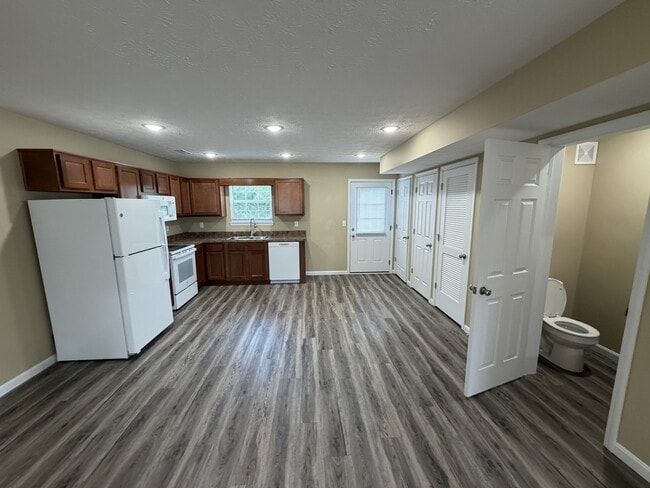 285 Pineview Dr