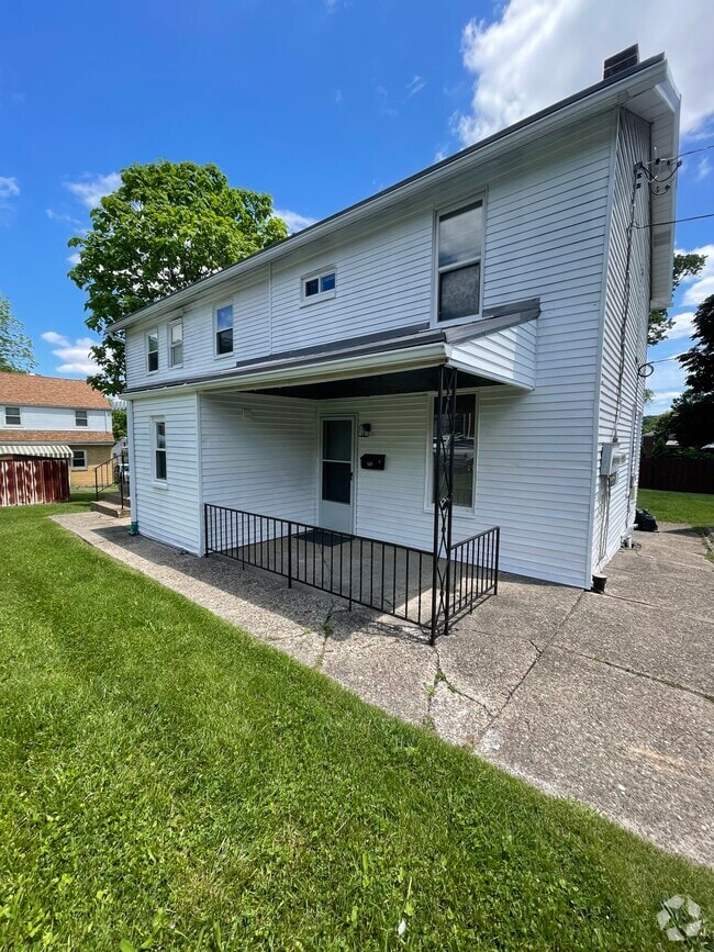 Building Photo - 527 Middle Pl Unit 1 Rental
