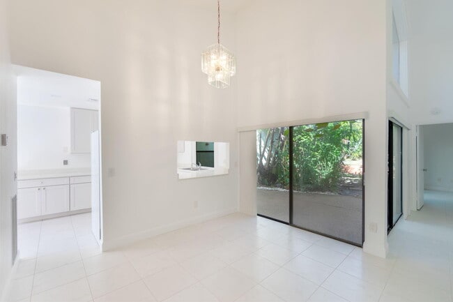 Photo - 6090 Aloma Ln