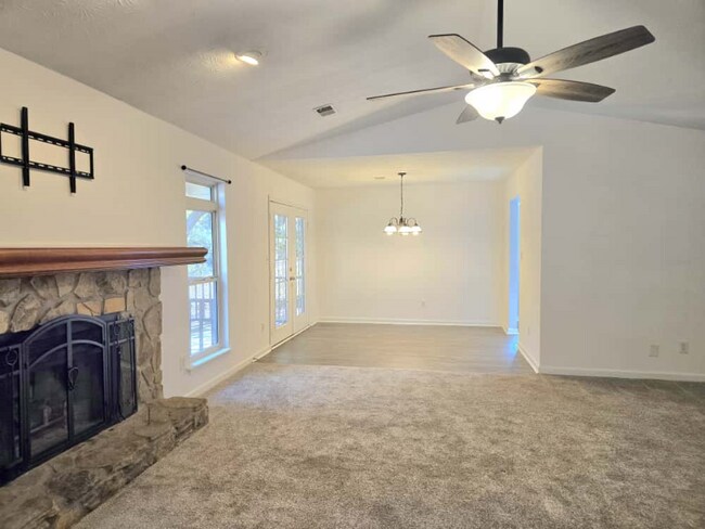 Photo - 506 Ridgedale Way