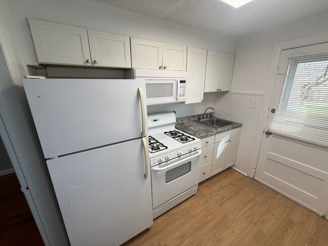 Photo - 1048 Northampton St Unidad #2