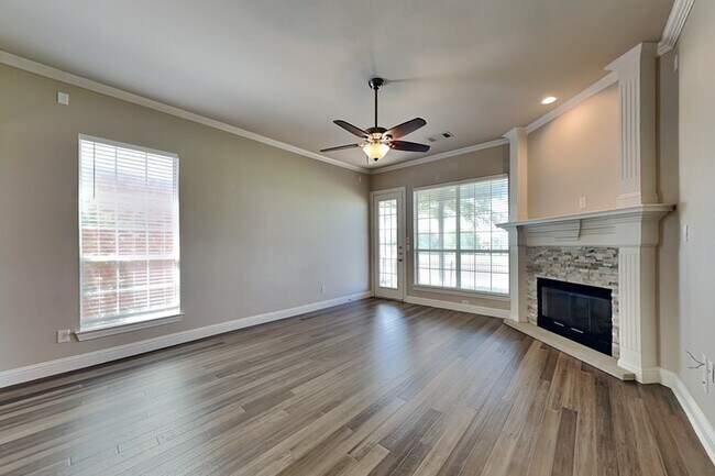 Photo - 2120 Stone Creek Dr
