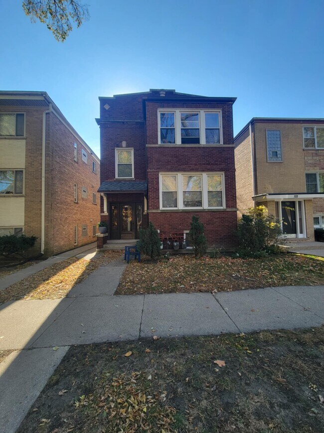 Building Photo - 720 Mulford St Unit Apt 2