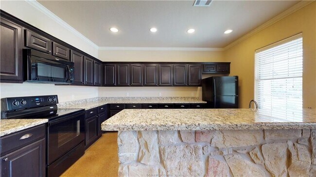 Photo - 105 Kimber Ln