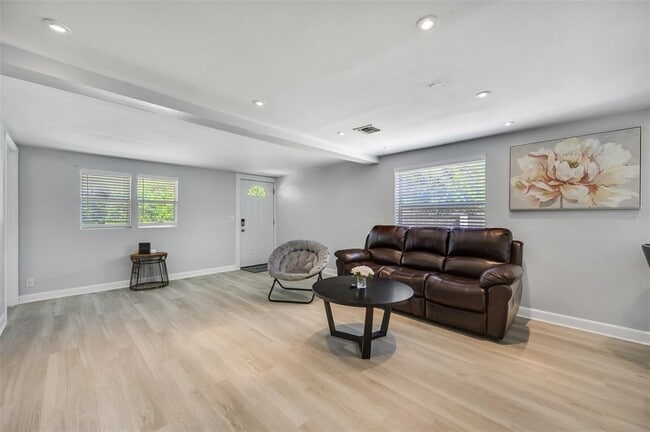 Photo - 1601 Palm Way