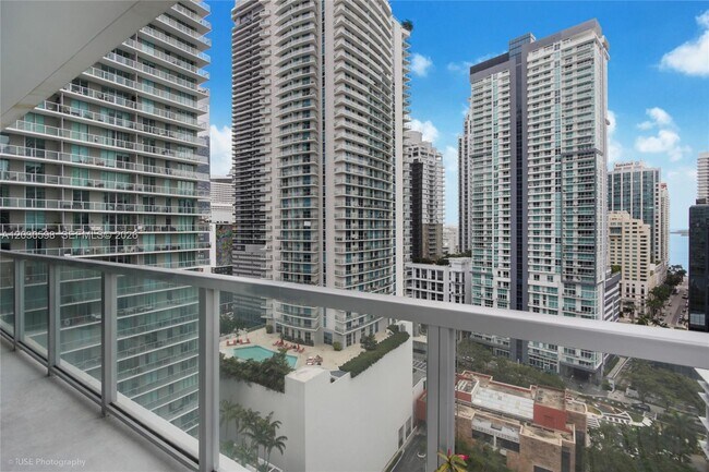 Photo - 79 SW 12th St Unidad 2306-S