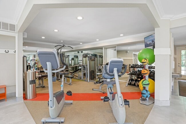Saddle Creek Apartments