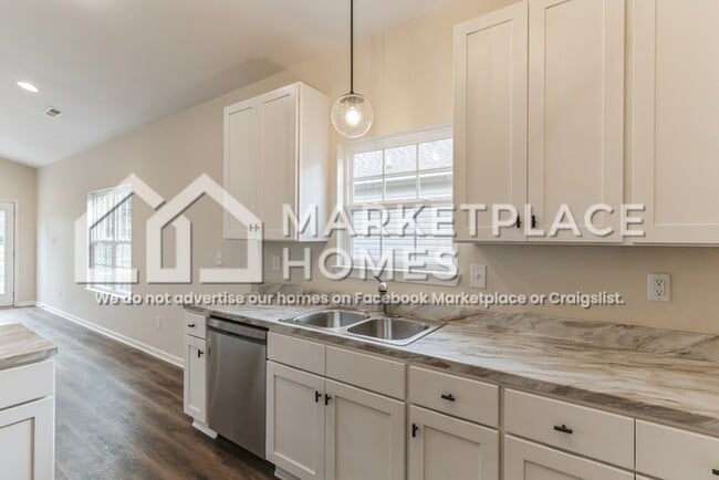 Photo - 1627 North St SE