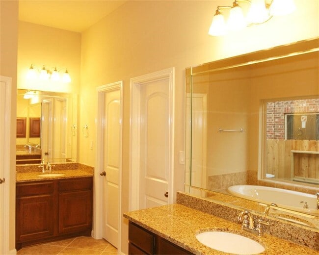 Photo - 6003 Emmit Creek Ln