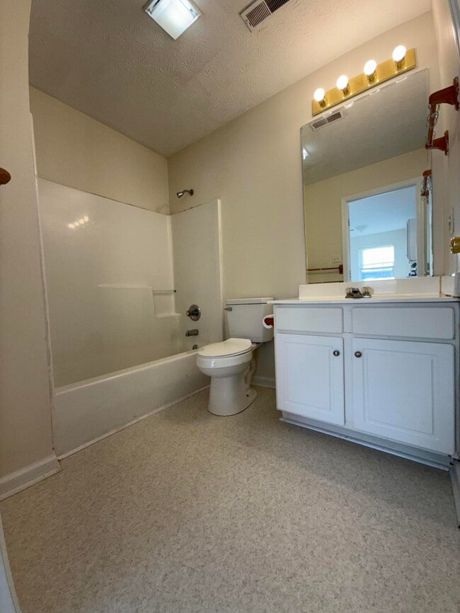 Photo - 429 Sara Leigh Dr Unit 2