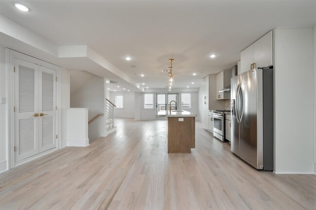 Photo - 6719 Meadowview Ave