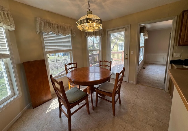 Photo - 734 N Michigan Cir