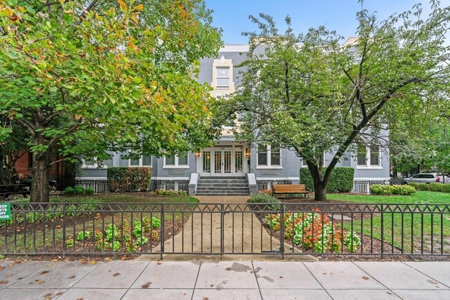 Building Photo - 1901 16th St NW Unit 12