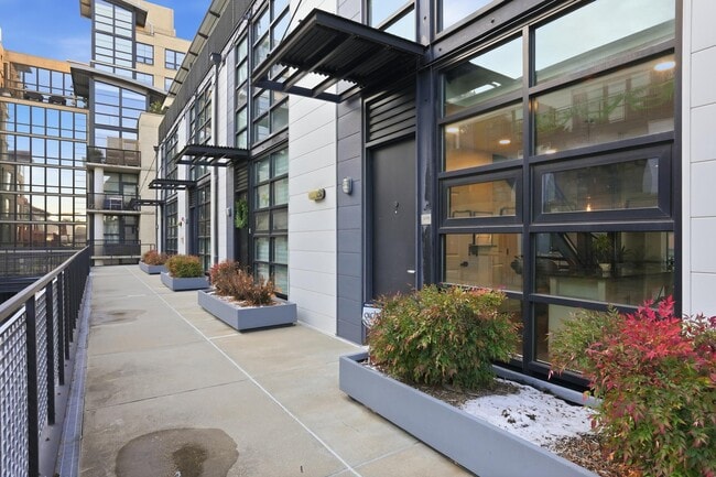 Building Photo - 2125 14th St NW Unit # 304W