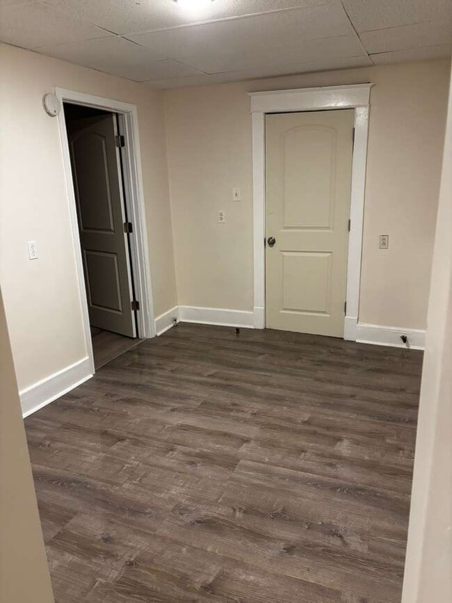 Photo - 2423 Falls St Unit Upper Rear