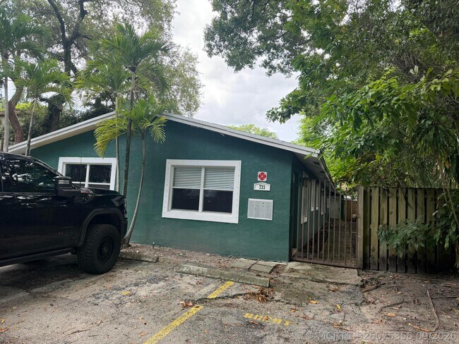 Photo - 733 SW 13th Ave Unit 3