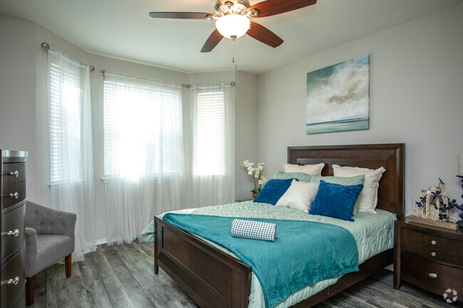 2BR, 2BA - 1283SF - The Club at Hidden River